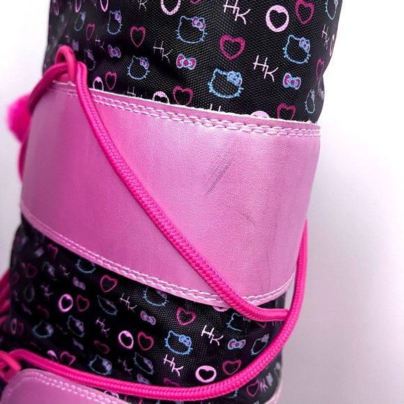 SOLD Hello Kitty Moon Boots - Picture 3 of 5